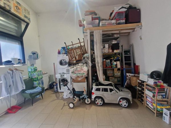 negozio in vendita a Bologna in zona Quartiere Navile