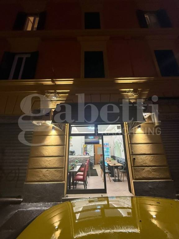 negozio in vendita a Bologna in zona Santo Stefano