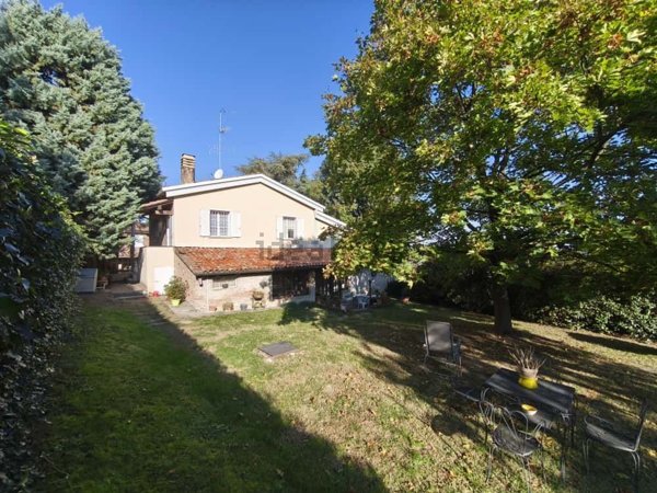 casa indipendente in vendita a Bologna in zona Santo Stefano