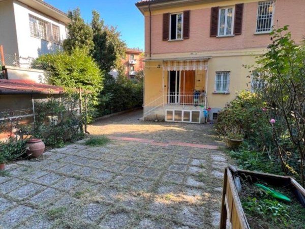 casa indipendente in vendita a Bologna in zona Santo Stefano