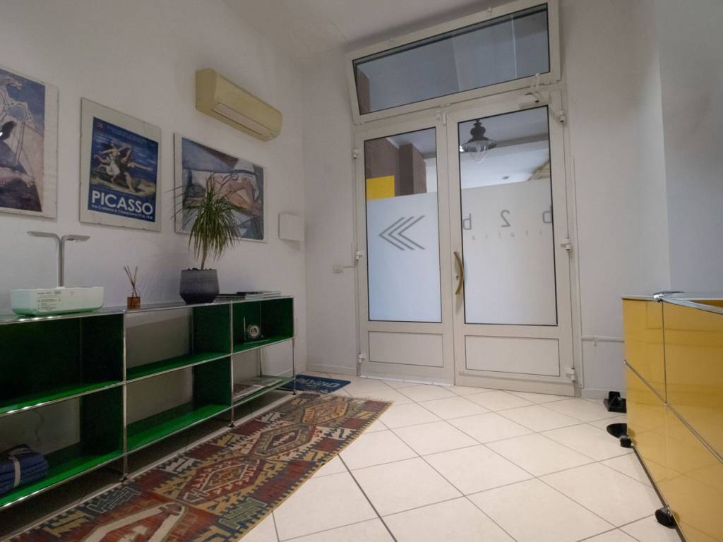 negozio in vendita a Bologna in zona Aeroporto