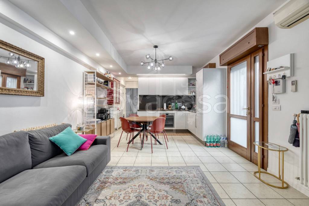 appartamento in vendita a Bologna in zona Saffi