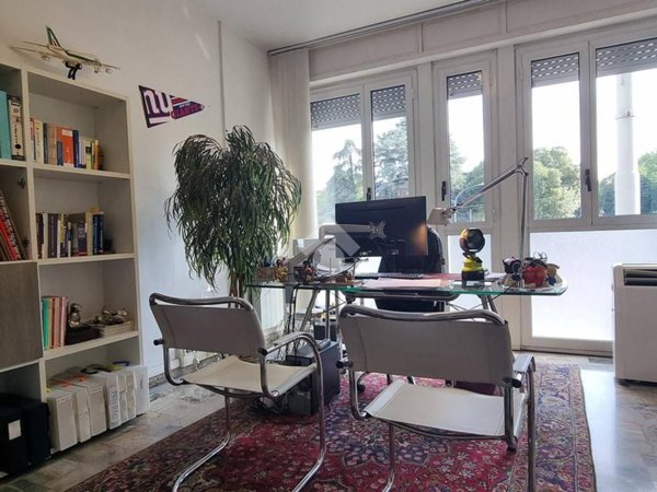 ufficio in vendita a Bologna in zona Bolognina