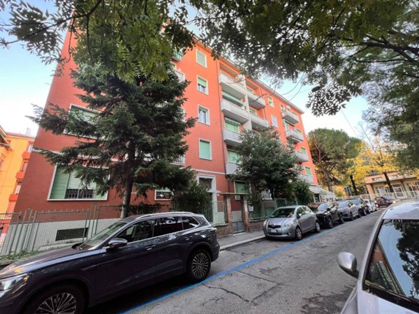appartamento in vendita a Bologna in zona Saragozza