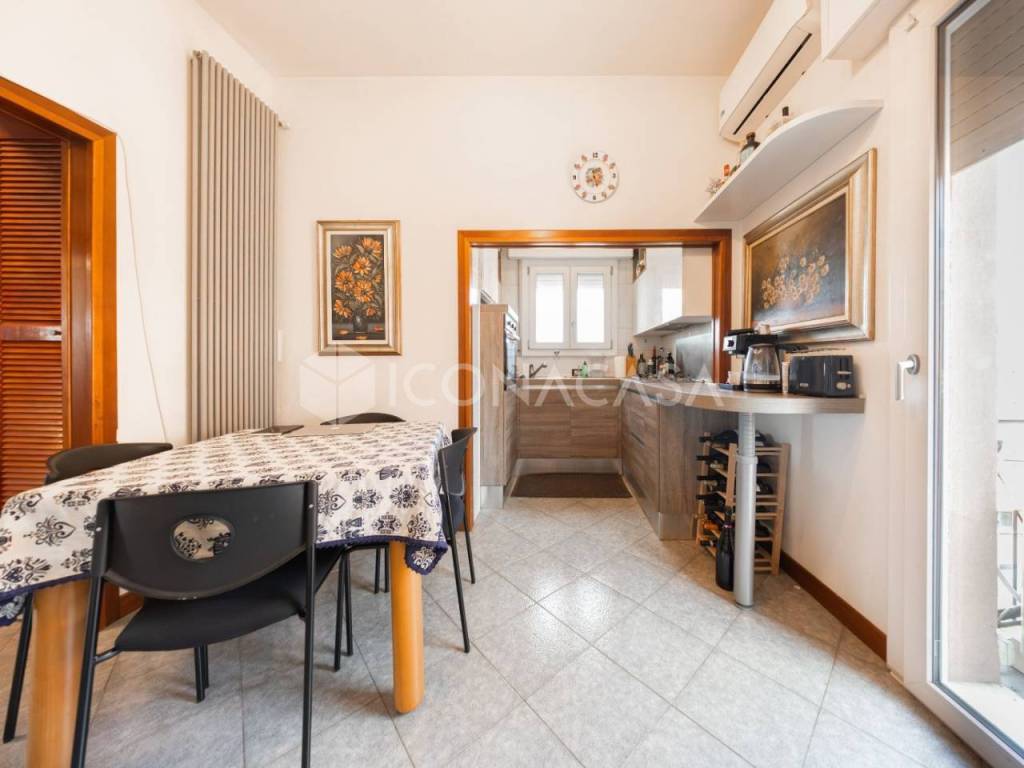 appartamento in vendita a Bologna in zona Santa Viola