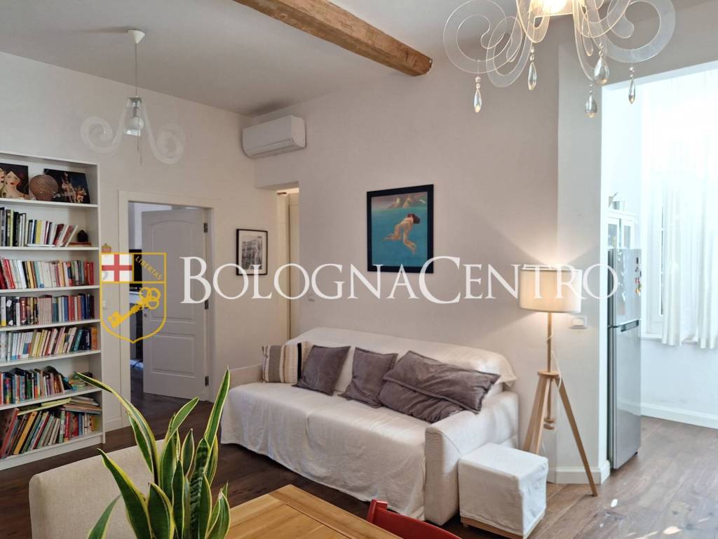 appartamento in vendita a Bologna in zona Saragozza
