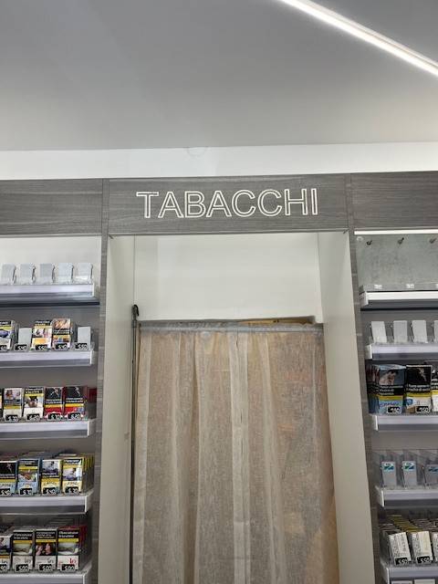 negozio in vendita a Bologna in zona Savena