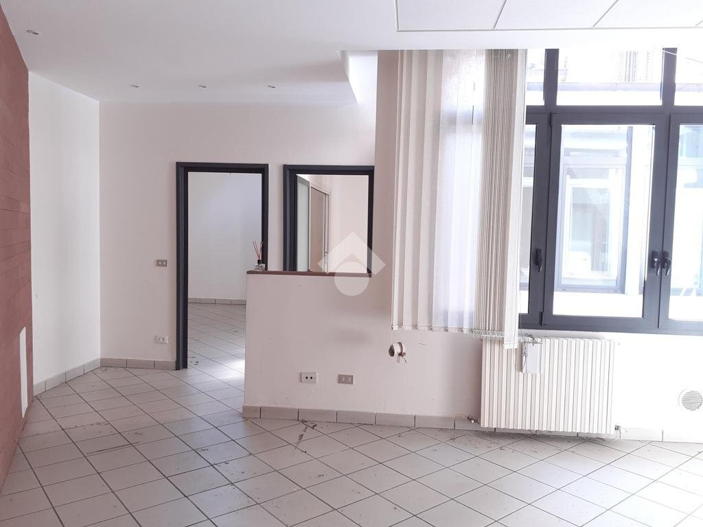 ufficio in vendita a Bologna