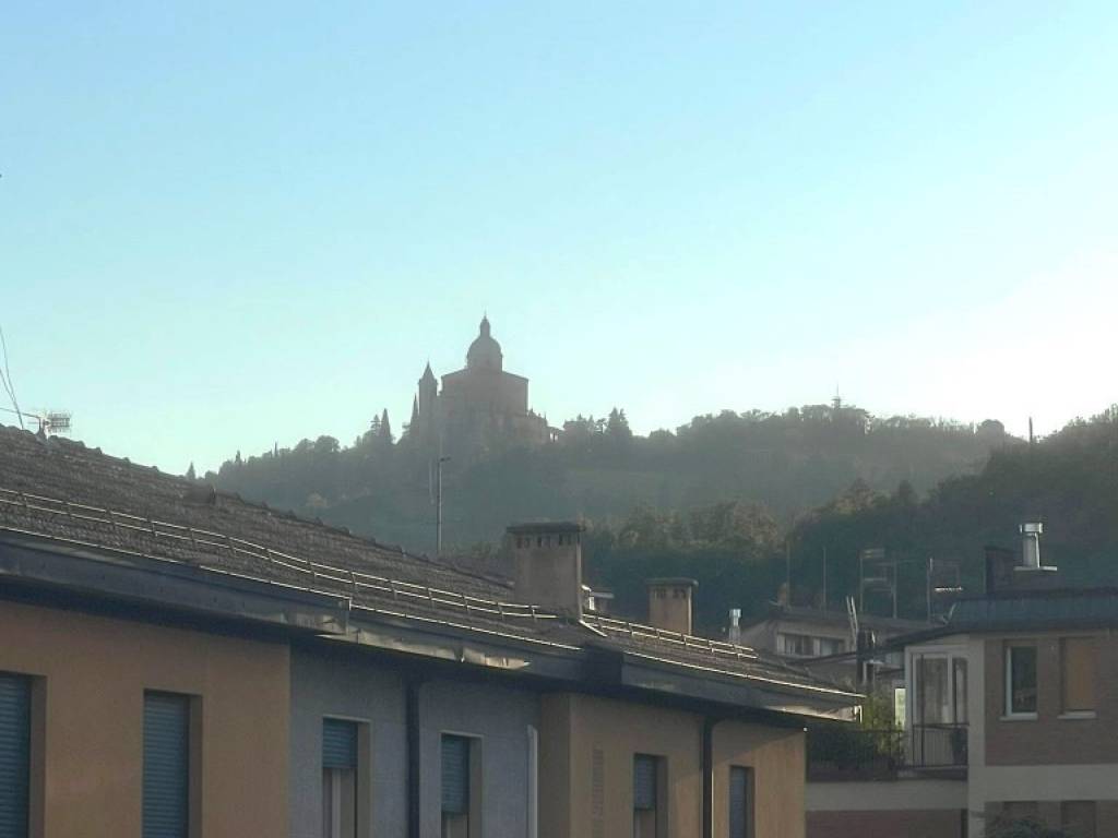 appartamento in vendita a Bologna in zona Saragozza