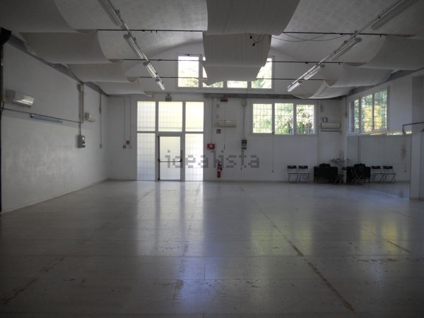 capannone in vendita a Bologna in zona Corticella