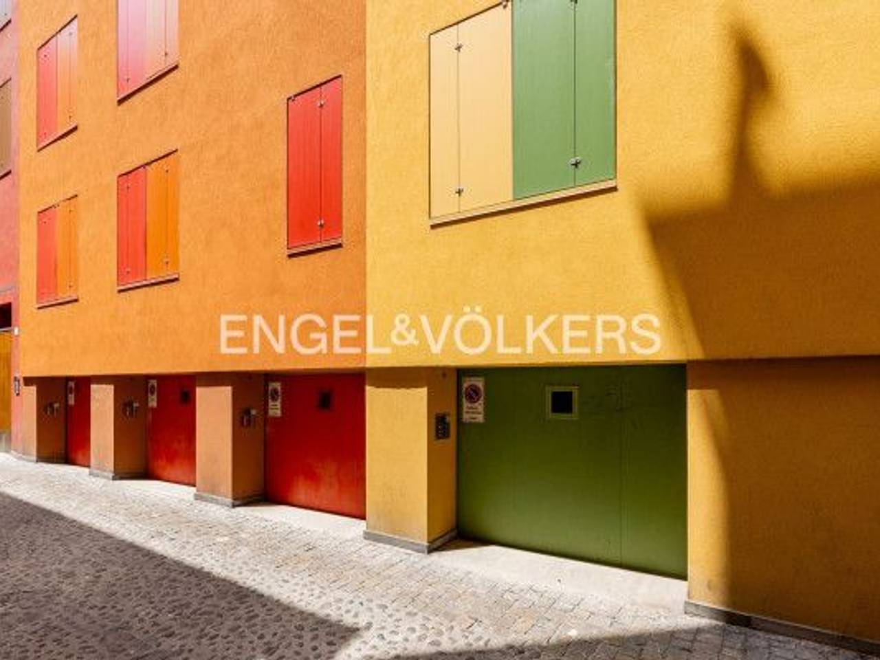 negozio in vendita a Bologna in zona Centro Storico