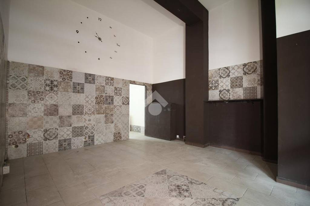 negozio in vendita a Bologna in zona Reno