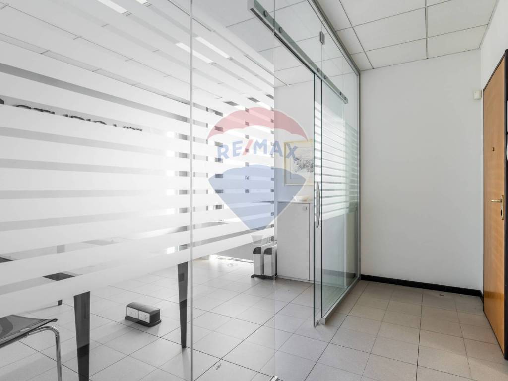 ufficio in vendita a Bologna in zona San Vitale
