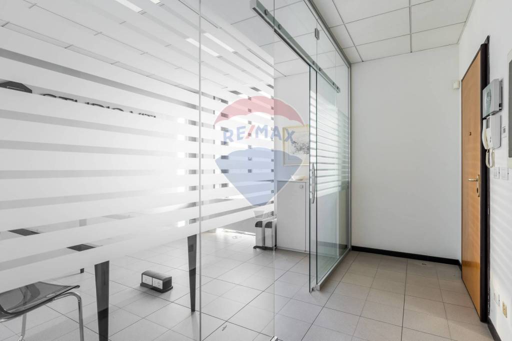 ufficio in vendita a Bologna in zona San Vitale