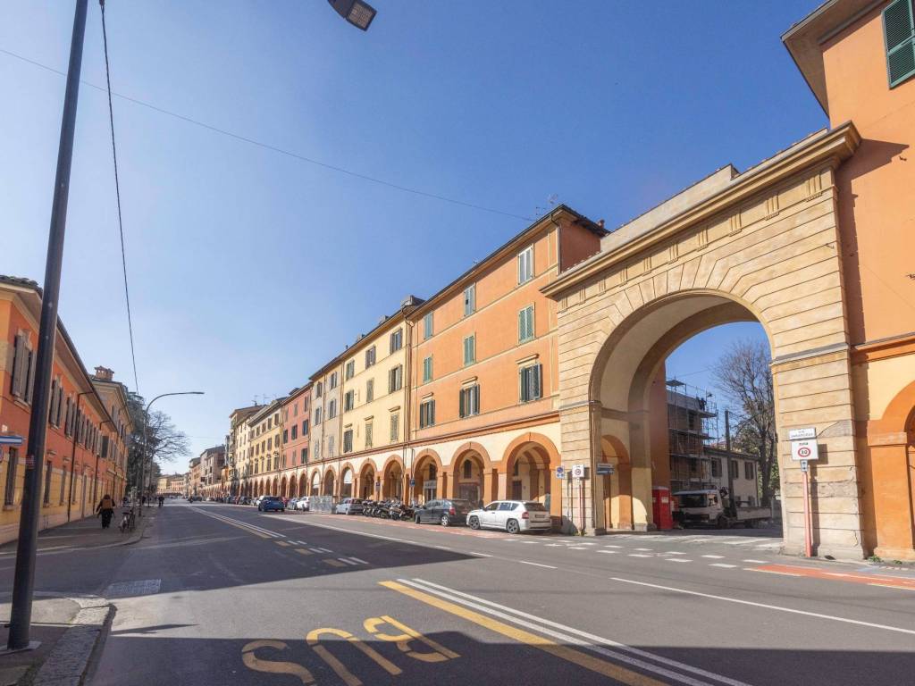 casa indipendente in vendita a Bologna in zona Saragozza