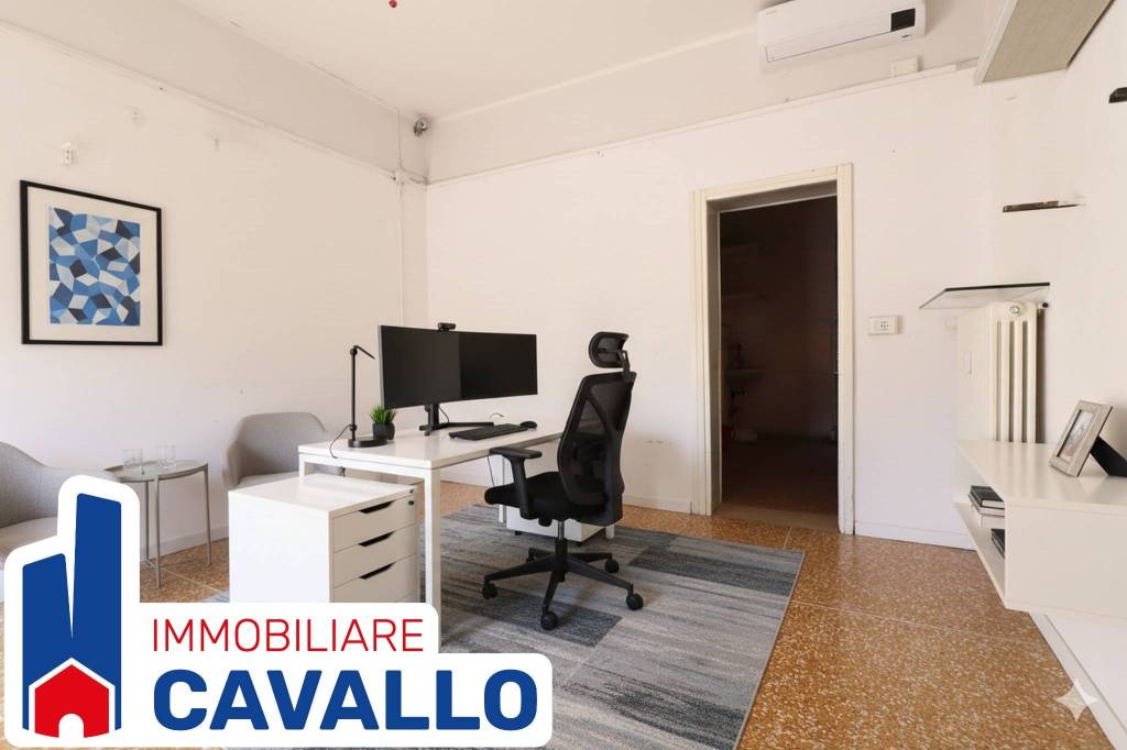 negozio in vendita a Bologna in zona Saragozza