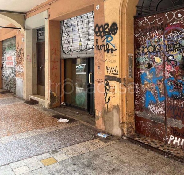 negozio in vendita a Bologna in zona San Vitale