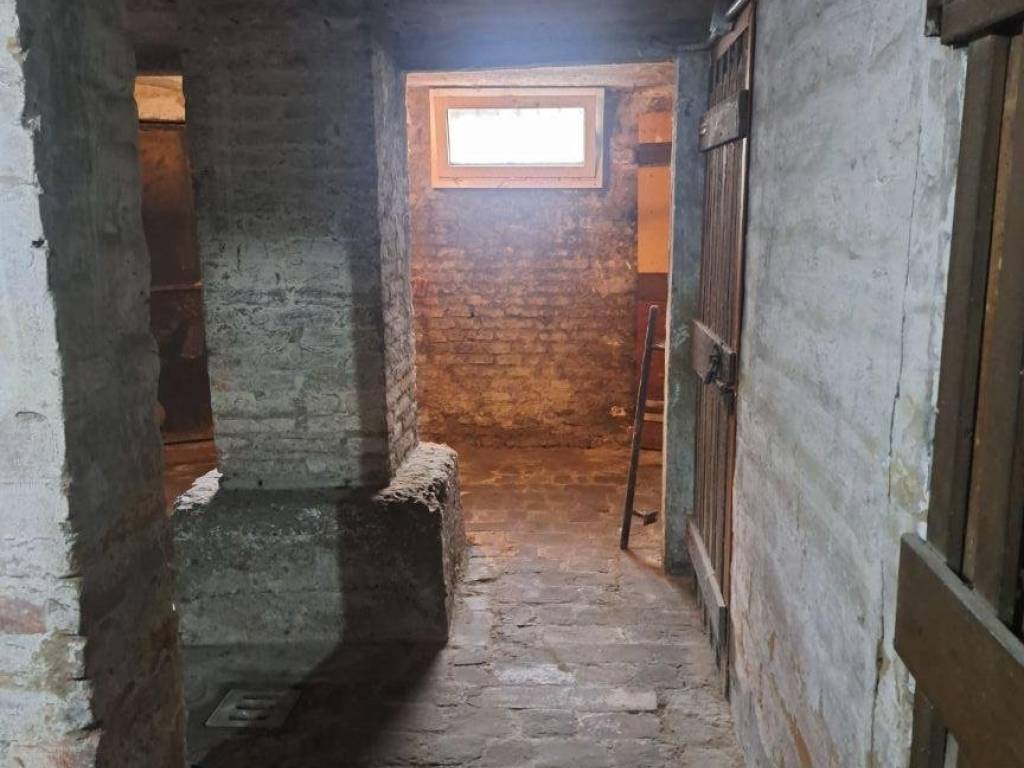 locale commerciale in vendita a Bologna in zona Bolognina