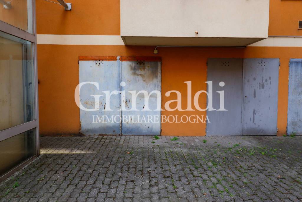 ufficio in vendita a Bologna in zona Saffi
