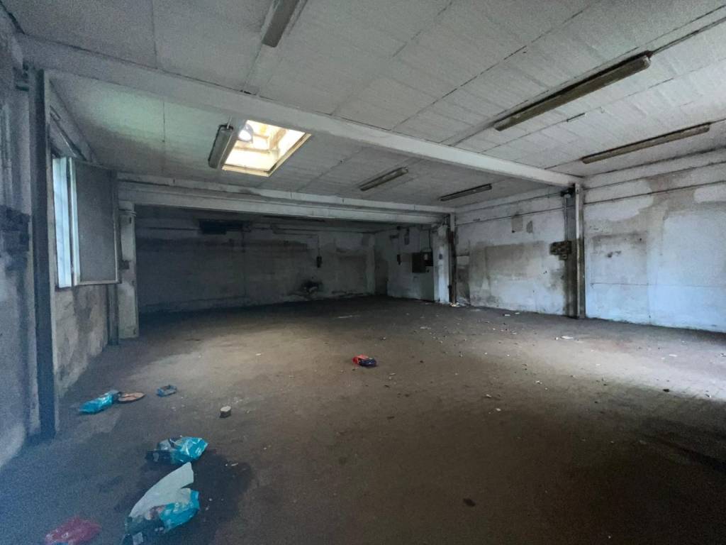 locale commerciale in vendita a Bologna in zona Corticella