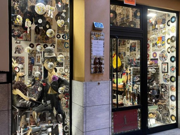 negozio in vendita a Bologna in zona Centro Storico