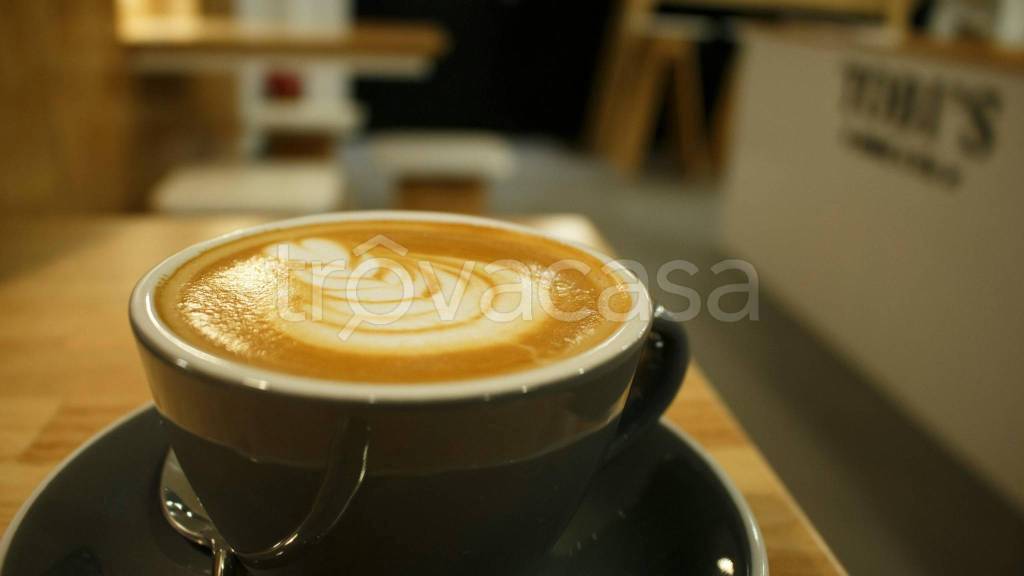 negozio in vendita a Bologna in zona San Vitale