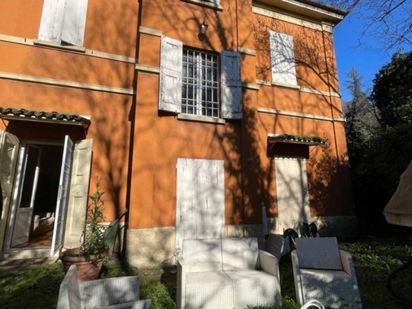 casa indipendente in vendita a Bologna in zona Santo Stefano