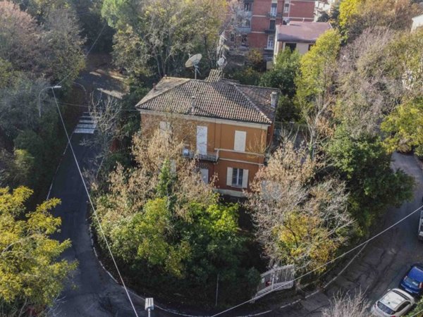 casa indipendente in vendita a Bologna in zona Santo Stefano