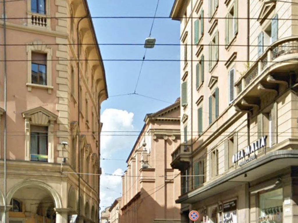 negozio in vendita a Bologna in zona Centro Storico