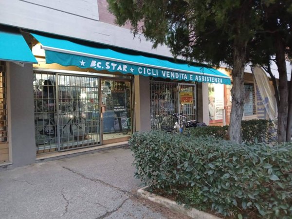 negozio in vendita a Bologna in zona Savena