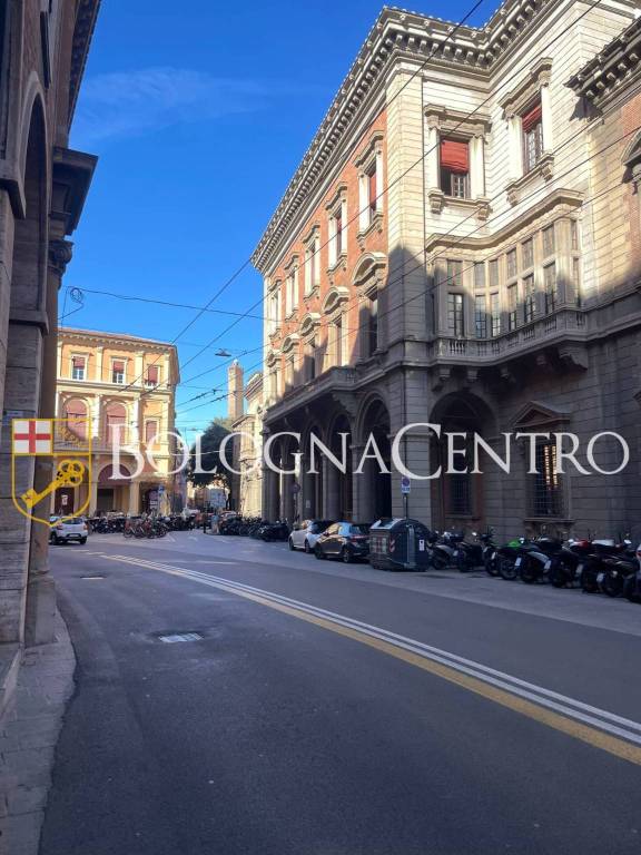 negozio in vendita a Bologna in zona Santo Stefano
