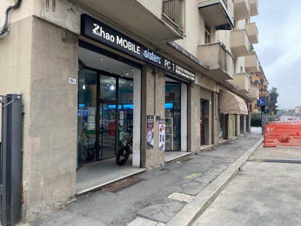 locale commerciale in vendita a Bologna in zona San Donato