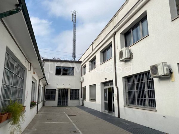 negozio in vendita a Bologna in zona Savena