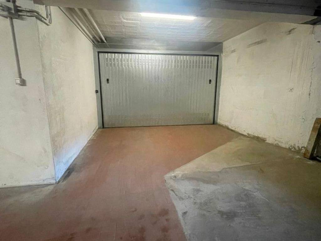 locale commerciale in vendita a Bologna in zona San Donato