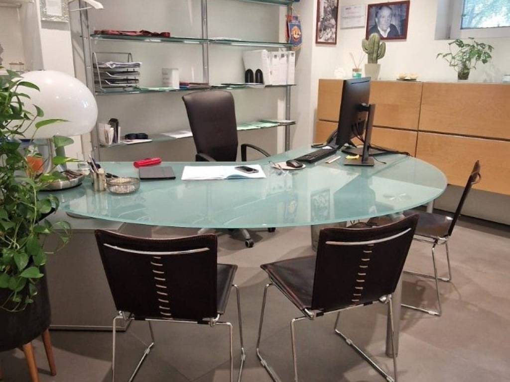 ufficio in vendita a Bologna in zona Saragozza