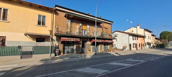 locale commerciale in vendita a Bologna