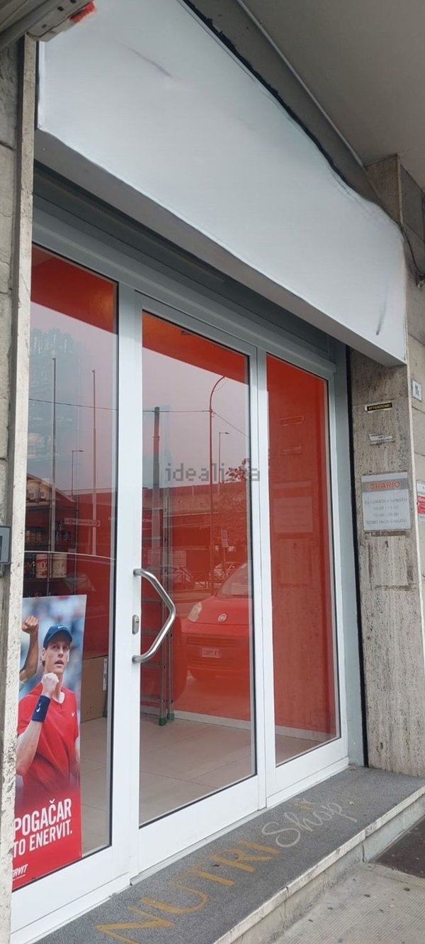 locale commerciale in vendita a Bologna in zona Borgo Panigale