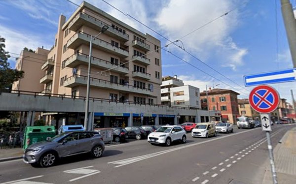 locale commerciale in vendita a Bologna