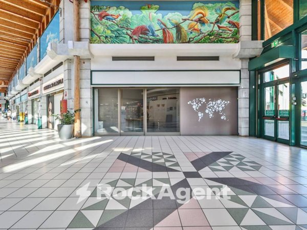 negozio in vendita a Bologna in zona Savena