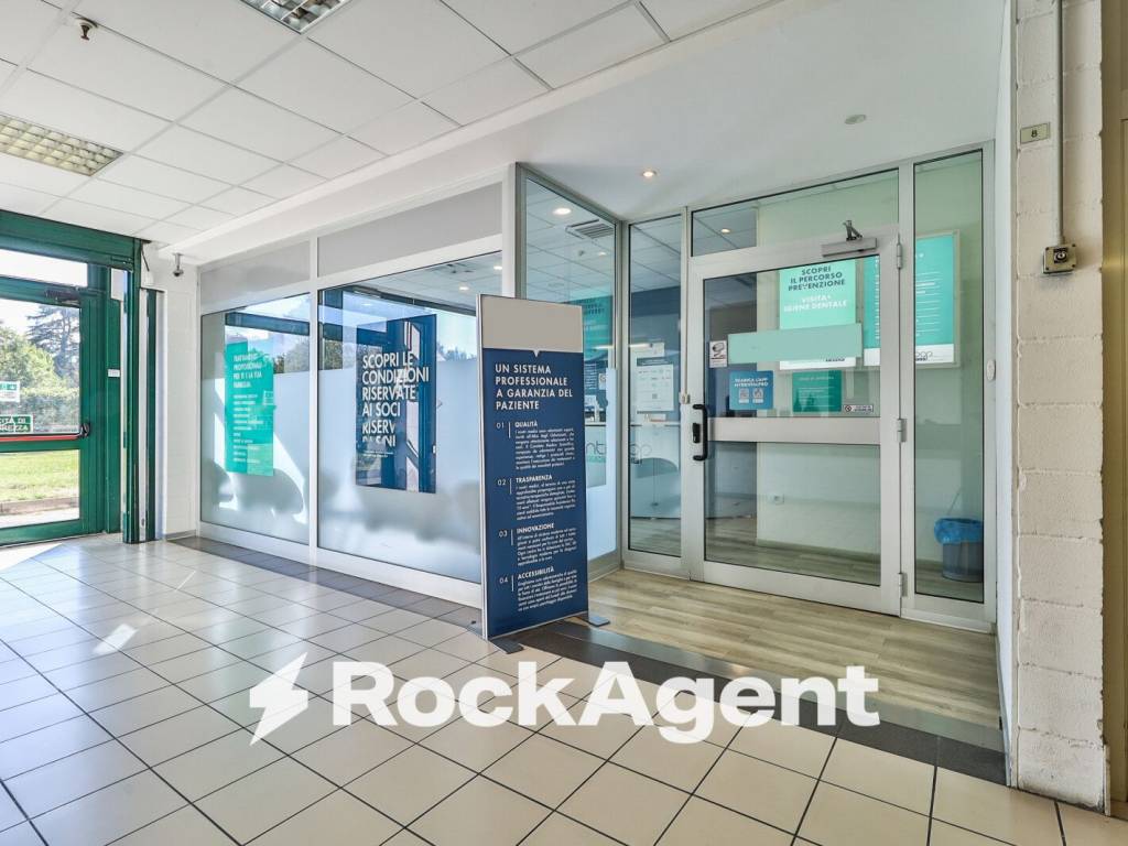 ufficio in vendita a Bologna in zona Savena