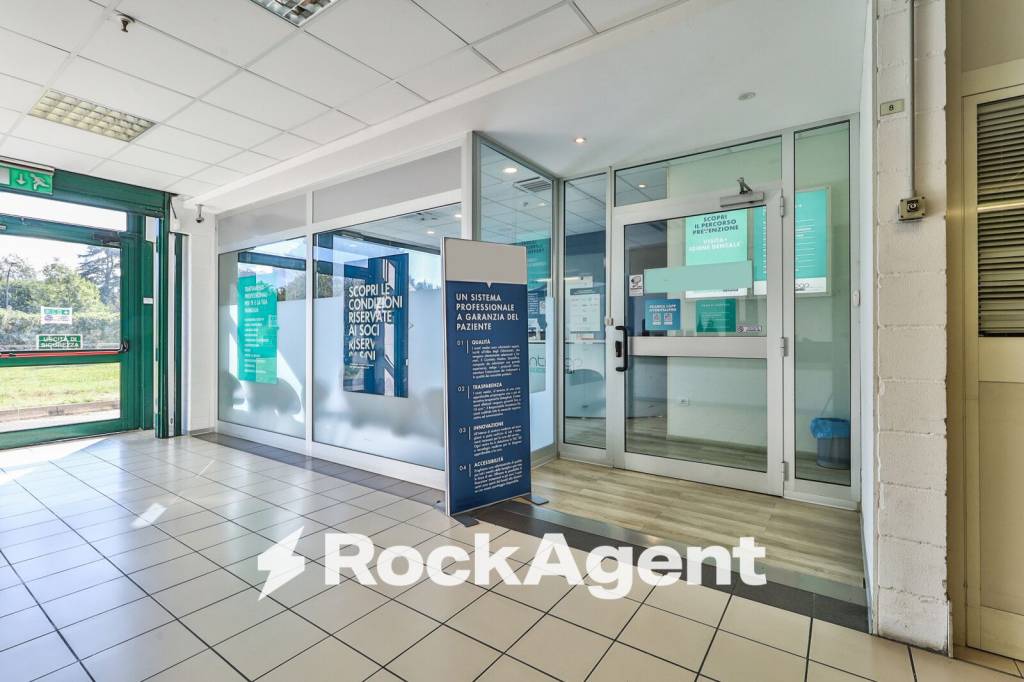 ufficio in vendita a Bologna in zona Savena