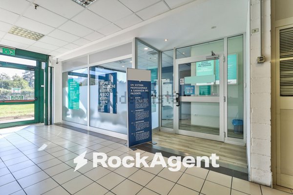 ufficio in vendita a Bologna in zona Savena