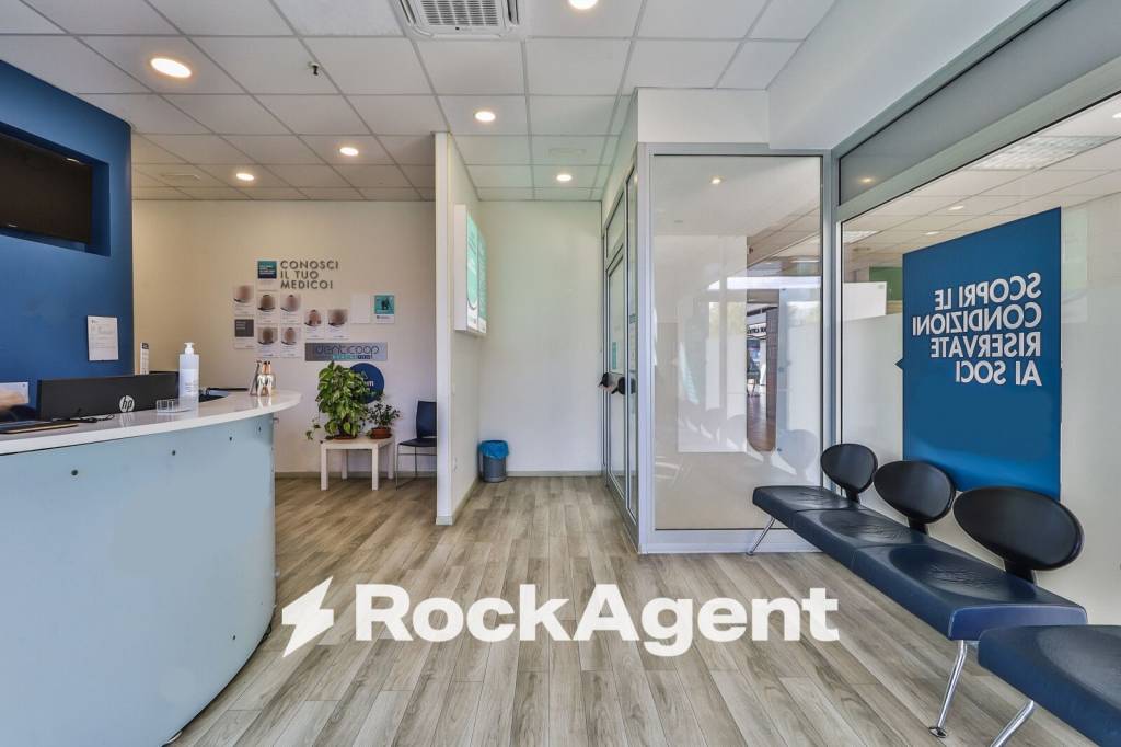 ufficio in vendita a Bologna in zona Savena