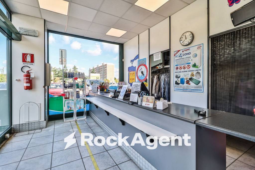 negozio in vendita a Bologna