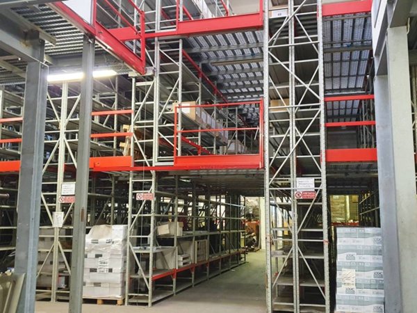 locale commerciale in vendita a Bologna in zona Bolognina