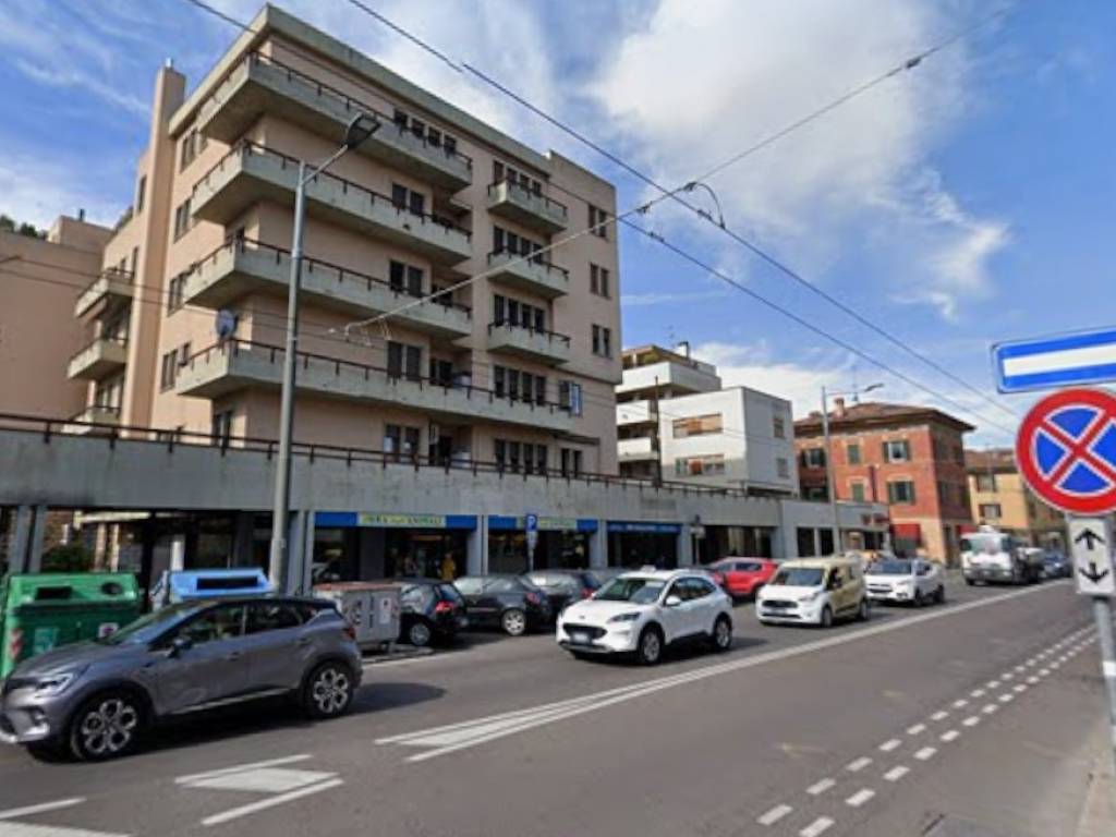 negozio in vendita a Bologna in zona Savena