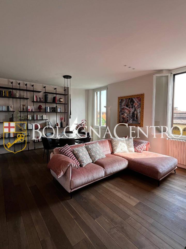 appartamento in vendita a Bologna in zona Santo Stefano