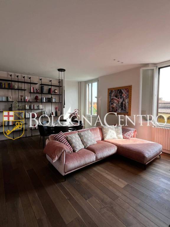 appartamento in vendita a Bologna in zona Santo Stefano