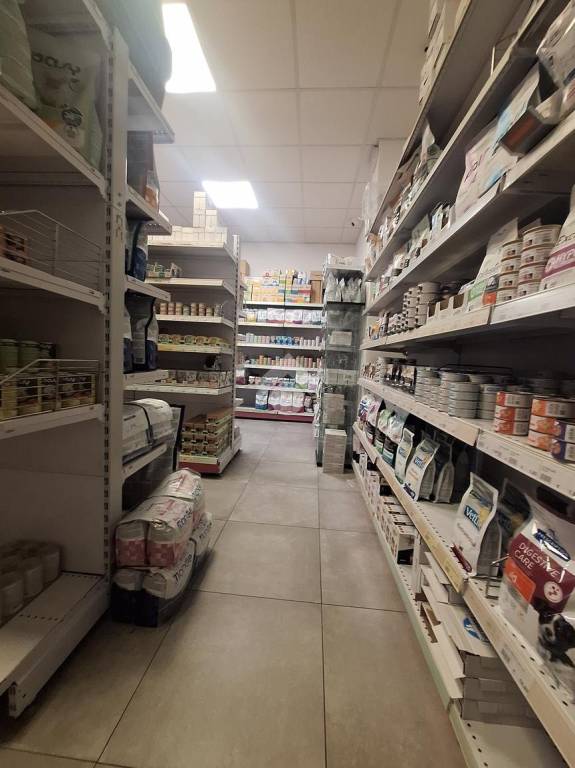 negozio in vendita a Bologna in zona Saragozza