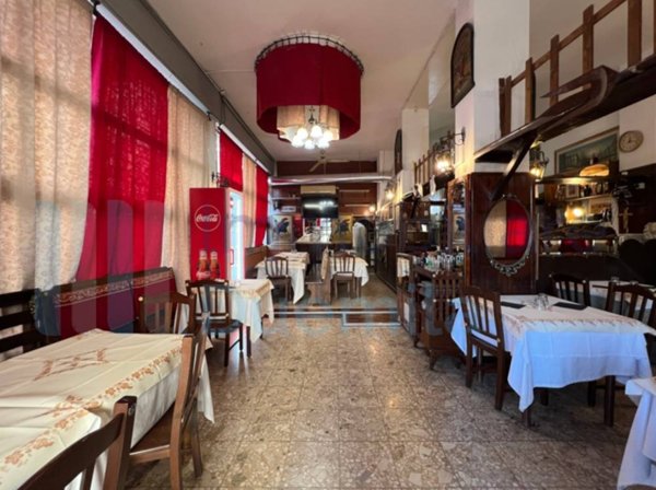 negozio in vendita a Bologna in zona Barca